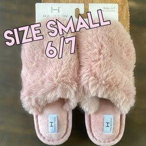 🌸Furry Pink Size 6/7 Slippers
